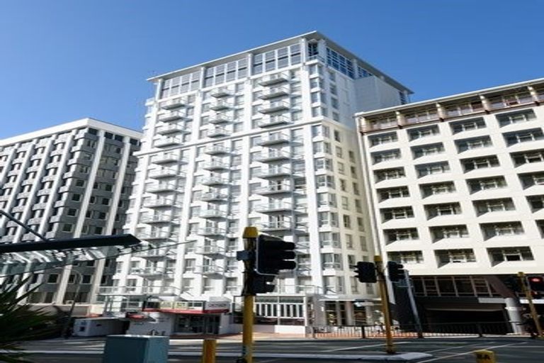 Photo of property in Terrace Heights Apartments, 2a/163 The Terrace, Wellington Central, Wellington, 6011