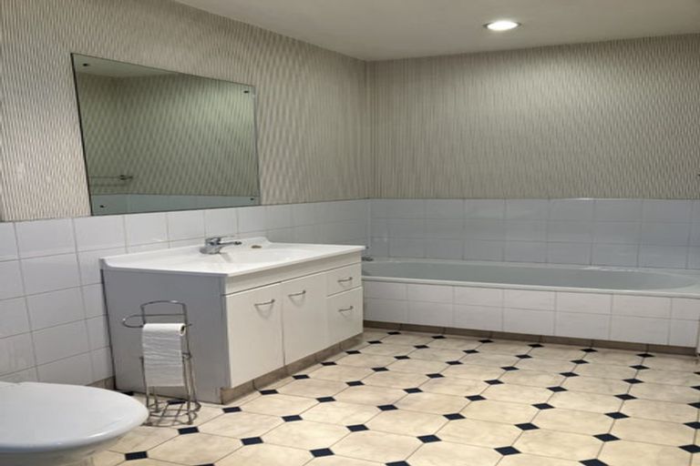 Photo of property in 35 Otago Street, Picton, 7220