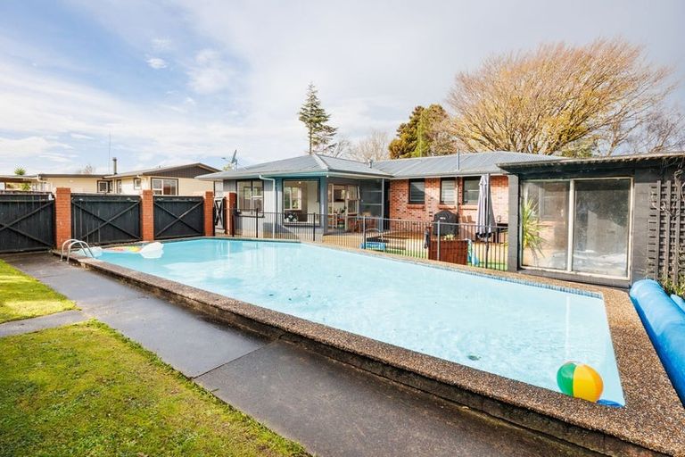 Photo of property in 98 Lethbridge Street, Feilding, 4702