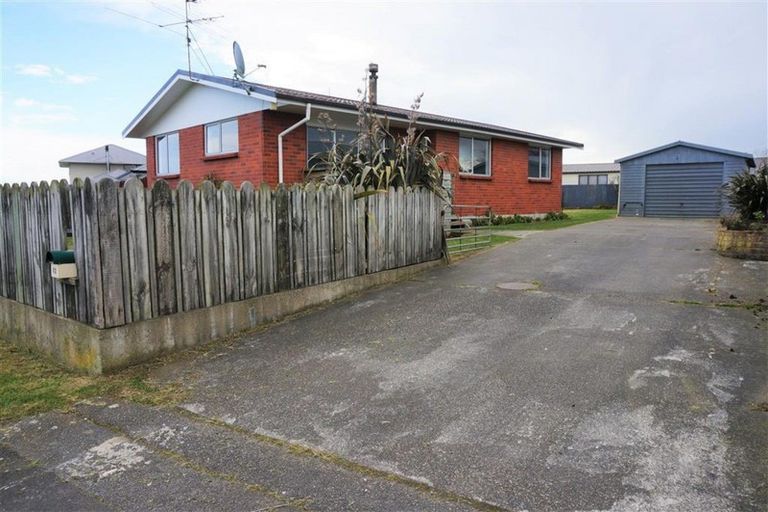 Photo of property in 92 Mavora Crescent, Heidelberg, Invercargill, 9812