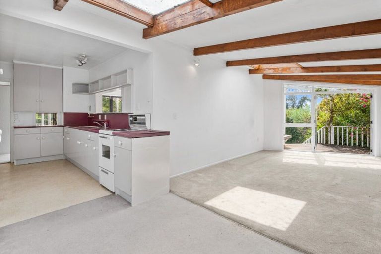 Photo of property in 49 Jaemont Avenue, Te Atatu South, Auckland, 0610