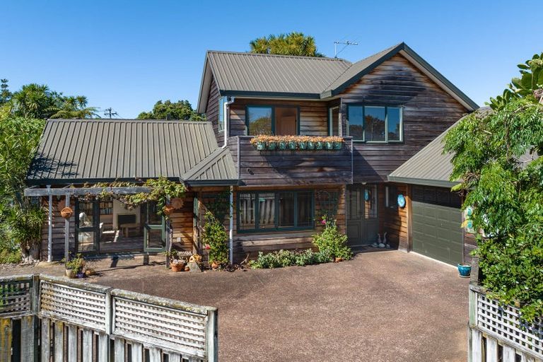 Photo of property in 40a St Michaels Avenue, Point Chevalier, Auckland, 1022