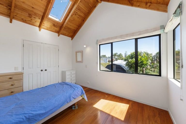 Photo of property in 40a St Michaels Avenue, Point Chevalier, Auckland, 1022