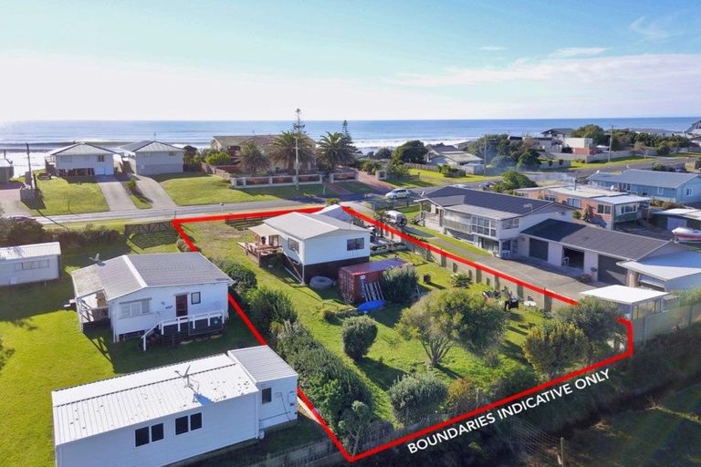 Photo of property in 186 Pukehina Parade, Pukehina, Te Puke, 3189