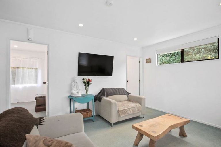 Photo of property in 60 Athenree Road, Athenree, Katikati, 3177