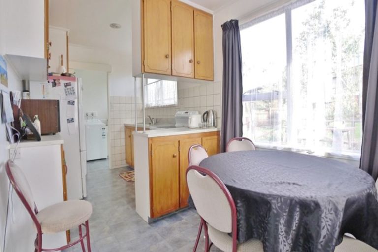 Photo of property in 12 Claverdon Drive, Massey, Auckland, 0614