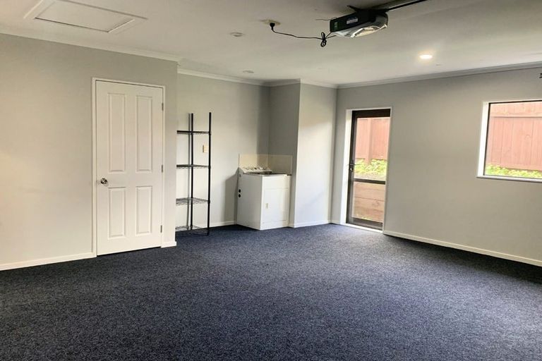 Photo of property in 6 Fleetwood Drive, Henderson, Auckland, 0612