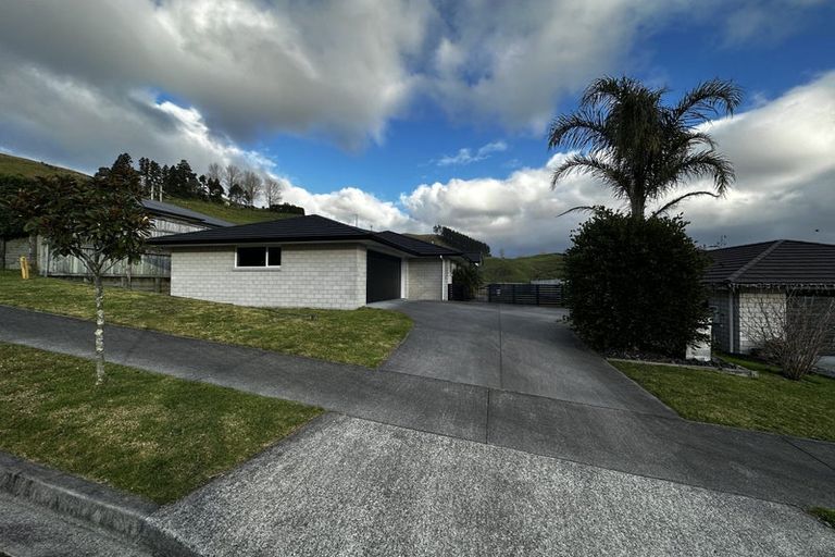 Photo of property in 242 Ballintoy Park Drive, Welcome Bay, Tauranga, 3175