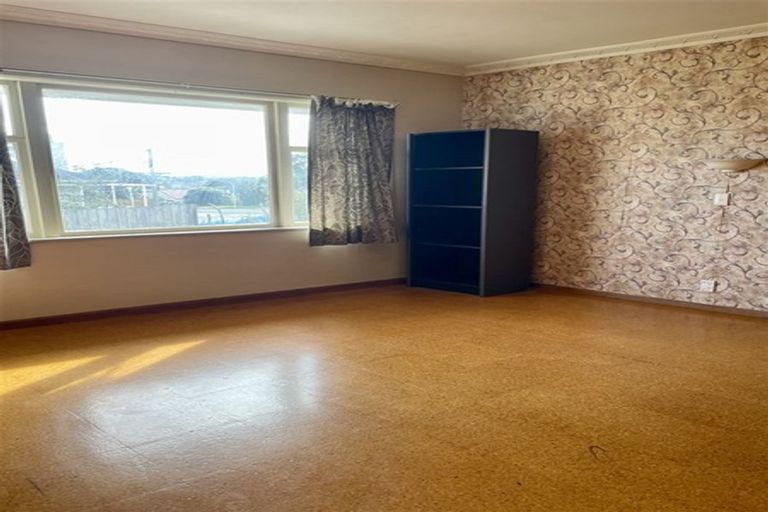 Photo of property in 29 Awaroa Road, Sunnyvale, Auckland, 0612