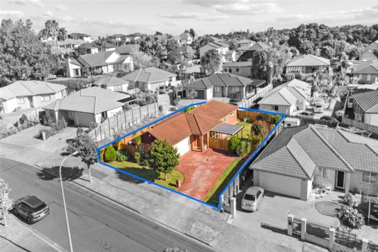 Photo of property in 15 Mt Lebanon Crescent, The Gardens, Auckland, 2105