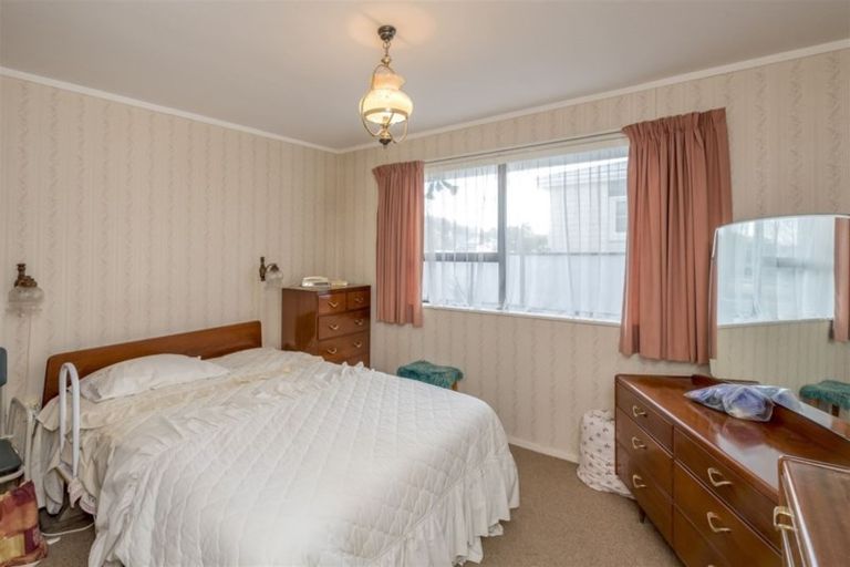 Photo of property in 10 Raukawa Street, Otaki, 5512