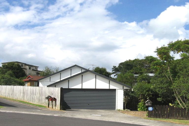 Photo of property in 7 Garcia Place, West Harbour, Auckland, 0618