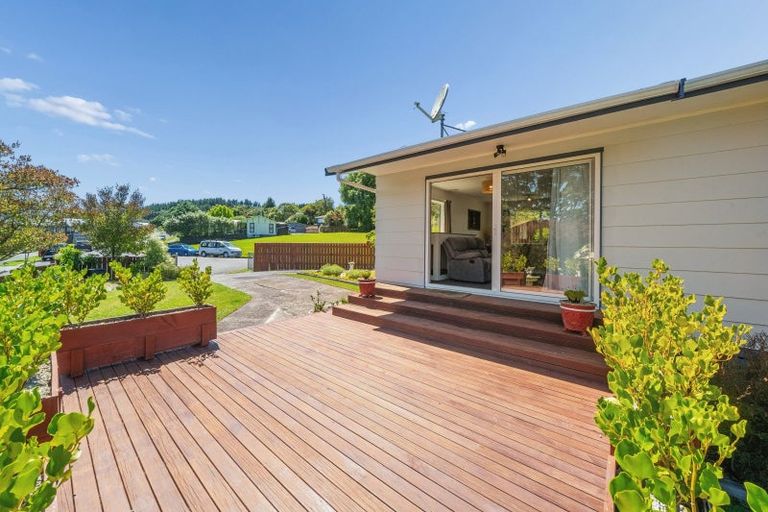 Photo of property in 21 Oaklands Grove, Clouston Park, Upper Hutt, 5018