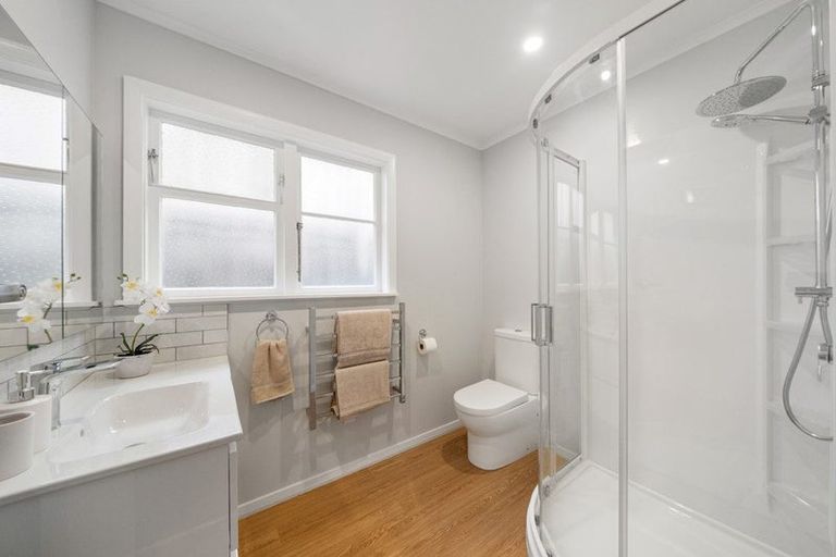 Photo of property in 3 Fraser Avenue, Johnsonville, Wellington, 6037