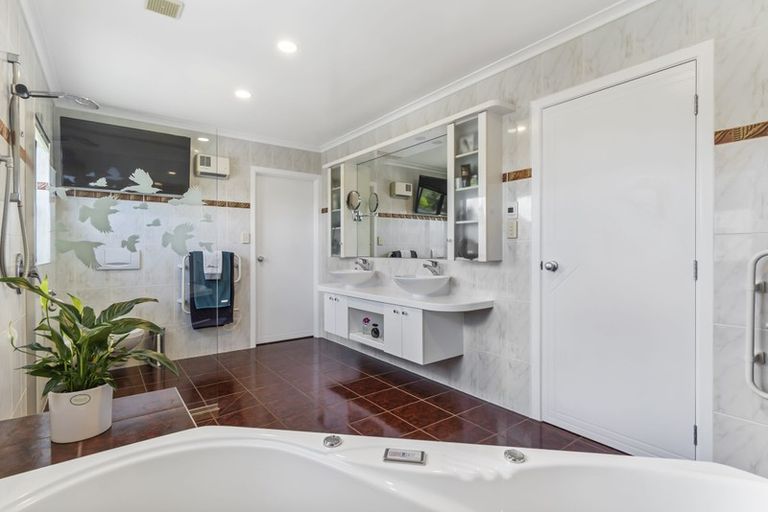 Photo of property in 121 Marae O Rehia Road, Karioitahi, Waiuku, 2683