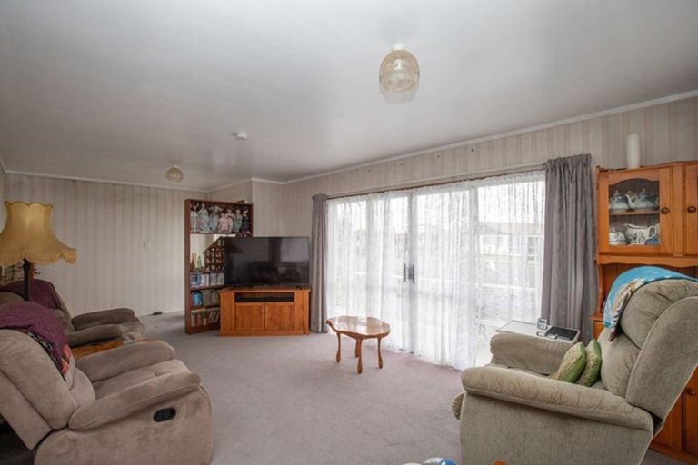 Photo of property in 1 Mcclean Place, Ngatea, 3503