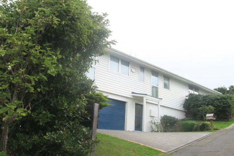 Photo of property in 10 Wisteria Grove, Maungaraki, Lower Hutt, 5010