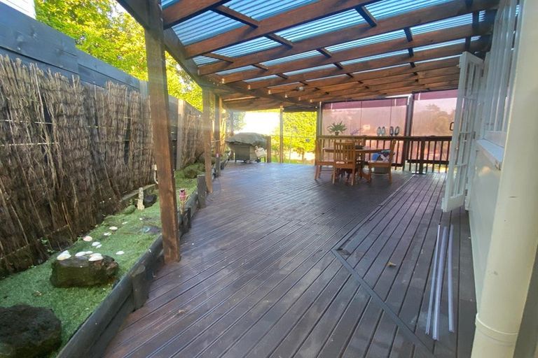 Photo of property in 17 Hewlett Road, Massey, Auckland, 0614
