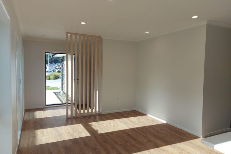 Photo of property in 41 Cynisca Crescent, Wallaceville, Upper Hutt, 5018