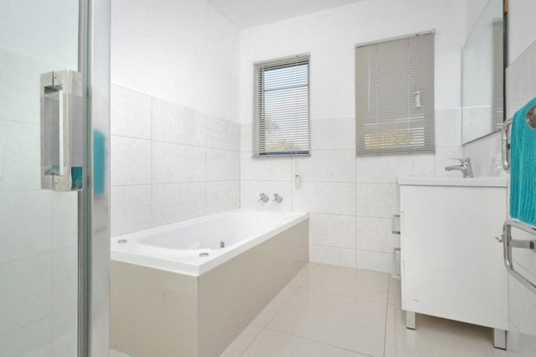 Photo of property in 2/194 Shirley Road, Papatoetoe, Auckland, 2025