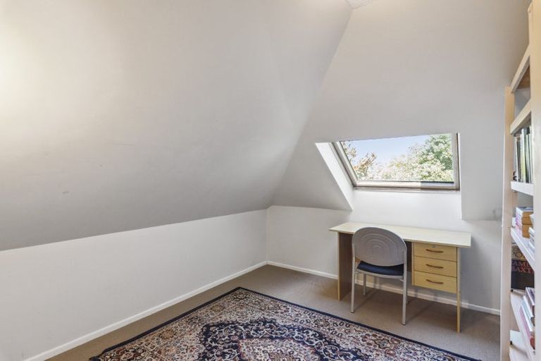 Photo of property in 22 Chilton Drive, Paraparaumu, 5032