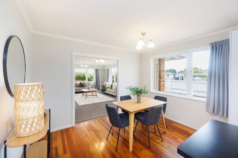 Photo of property in 5 Sutherland Crescent, Westbrook, Palmerston North, 4412