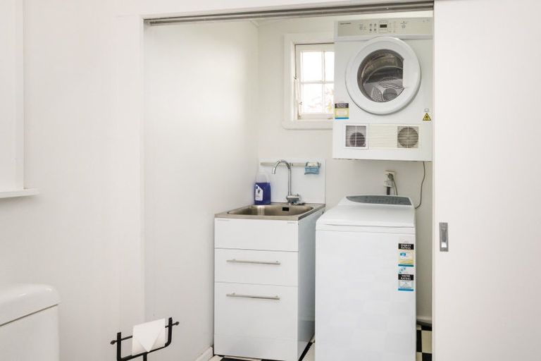 Photo of property in 70 Linton Street, West End, Palmerston North, 4410