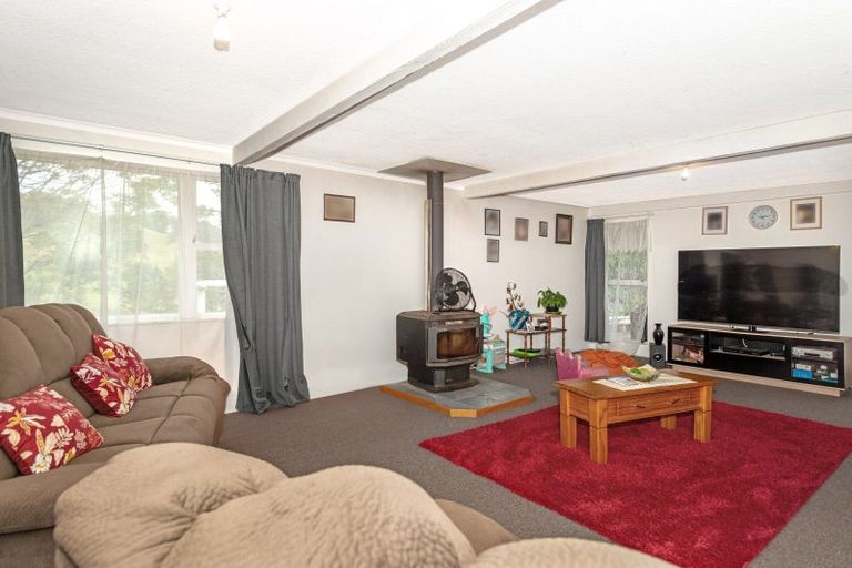 Photo of property in 95 Paremata Road, Tolaga Bay, 4077