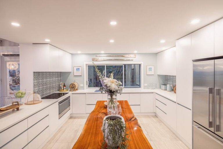 Photo of property in 4 Melleray Place, Redcliffs, Christchurch, 8081