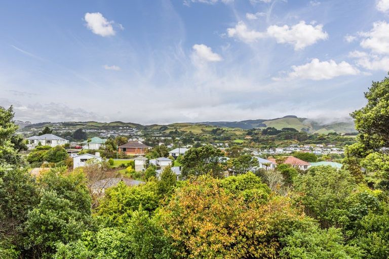 Photo of property in 5 Mascot Street, Tawa, Wellington, 5028