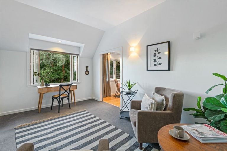 Photo of property in 13 Shalamar Drive, Cashmere, Christchurch, 8022