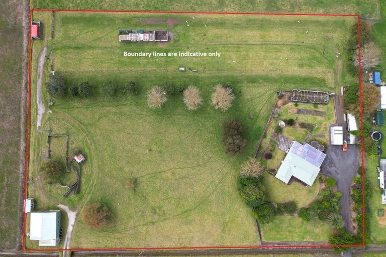 Photo of property in 76 Robertson Road, Ruawai, 0591