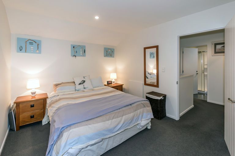 Photo of property in 32 Date Crescent, Aidanfield, Christchurch, 8025