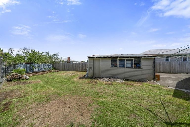 Photo of property in 63 Myers Road, Manurewa East, Auckland, 2102