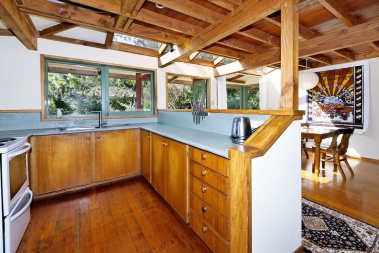 Photo of property in 66 Karekare Road, Karekare, Auckland, 0772