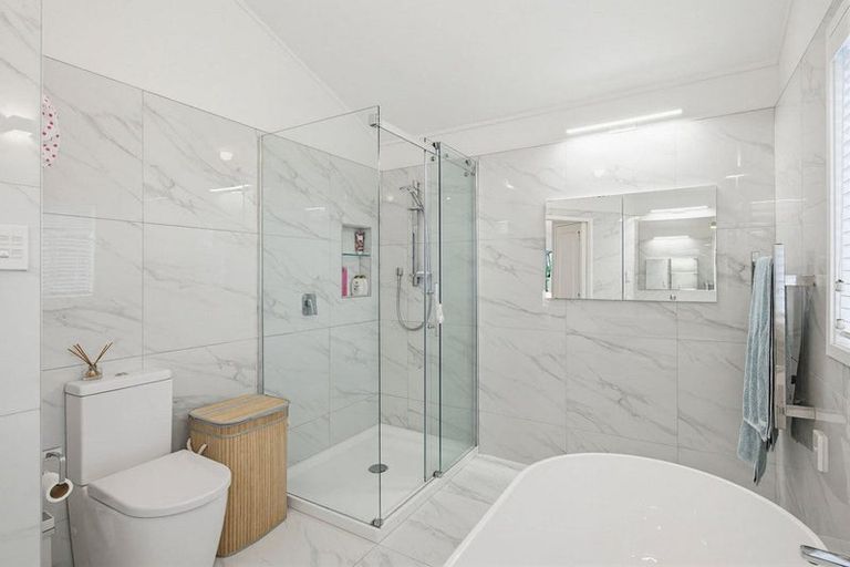 Photo of property in 5 Patterson Grove, Waikanae, 5036