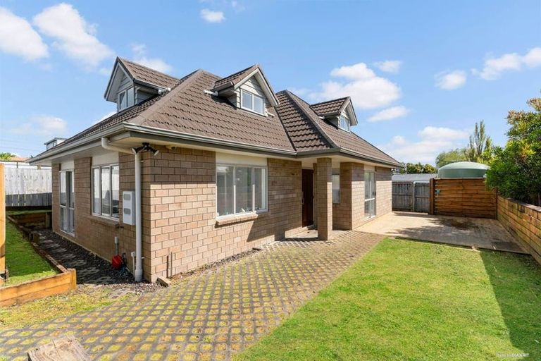 Photo of property in 104a Flanshaw Road, Te Atatu South, Auckland, 0610