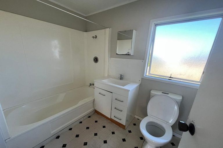 Photo of property in 71 Flat Bush Road, Clover Park, Auckland, 2023