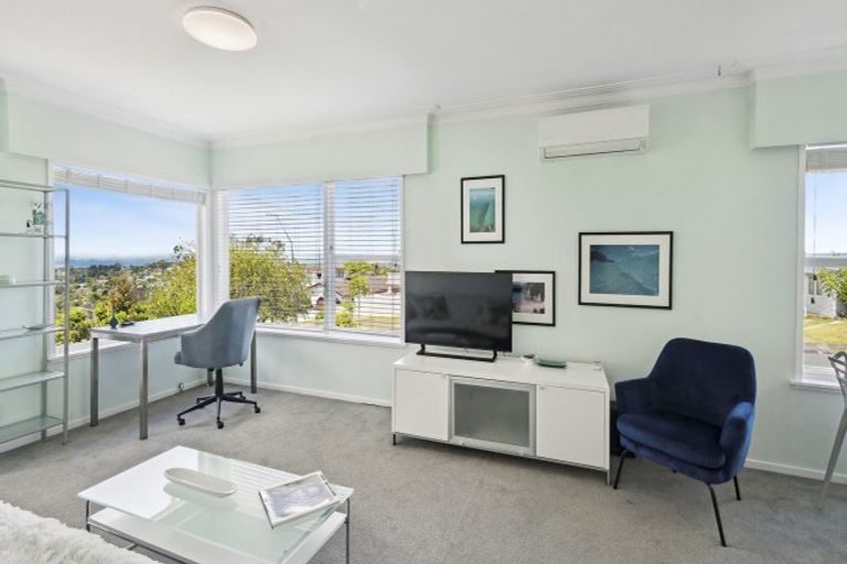 Photo of property in 1/239 Glamorgan Drive, Torbay, Auckland, 0630