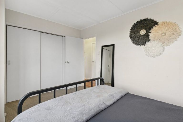 Photo of property in 35 Lynda Avenue, Paparangi, Wellington, 6037