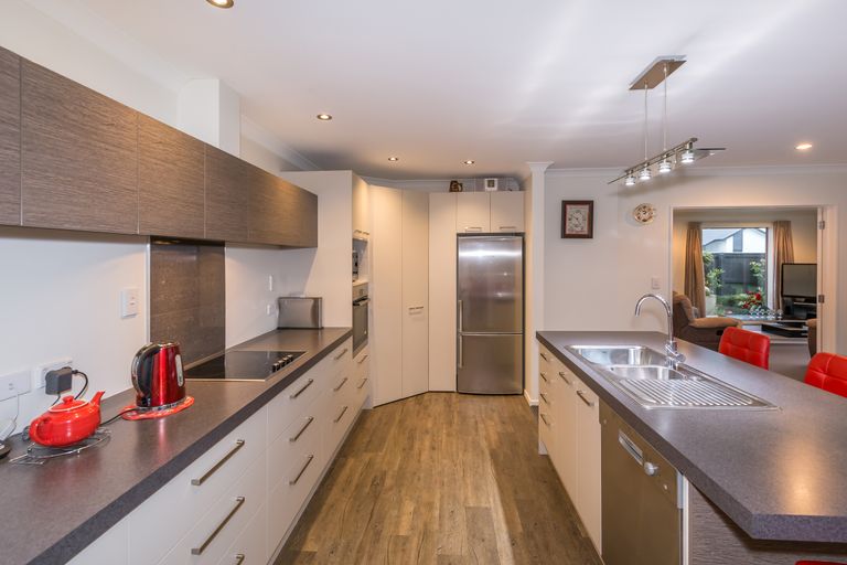 Photo of property in 32 Date Crescent, Aidanfield, Christchurch, 8025