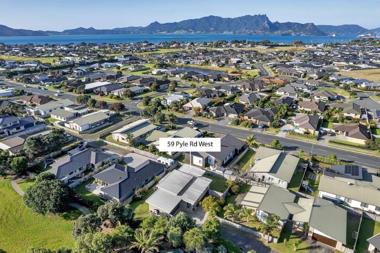 Photo of property in 59 Pyle Road West, One Tree Point, 0118