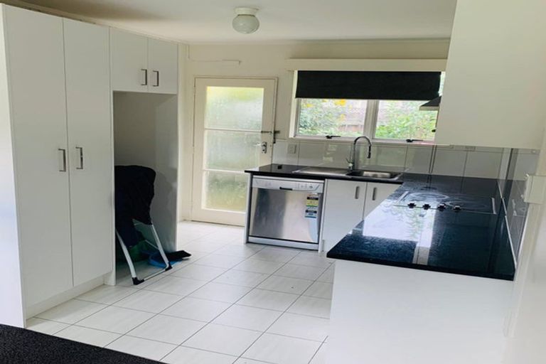 Photo of property in 2/4 Stanhope Road, Mount Wellington, Auckland, 1051