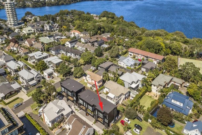 Photo of property in 5e Pierce Road, Milford, Auckland, 0620