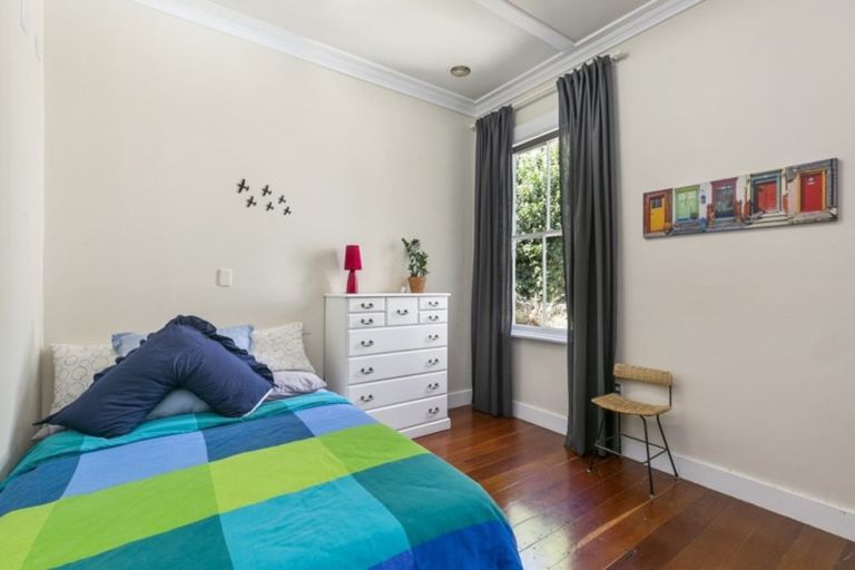 Photo of property in 11 Mcintyre Avenue, Mount Victoria, Wellington, 6011