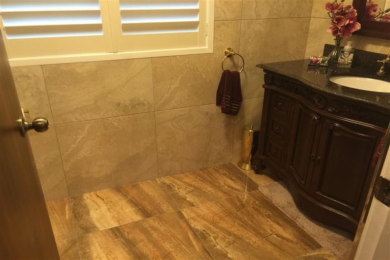 Photo of property in 1/47 Edmonton Road, Henderson, Auckland, 0612