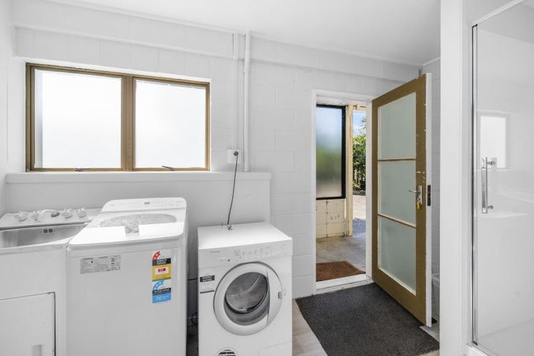 Photo of property in 36b Grand Vue Road, Kawaha Point, Rotorua, 3010