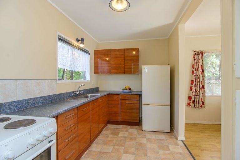 Photo of property in 9 Lysander Crescent, Beach Haven, Auckland, 0626