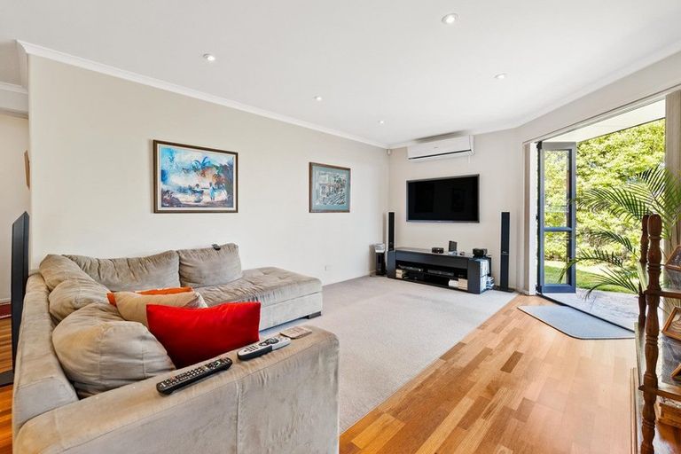 Photo of property in 20 Anchorite Way, Red Beach, 0932