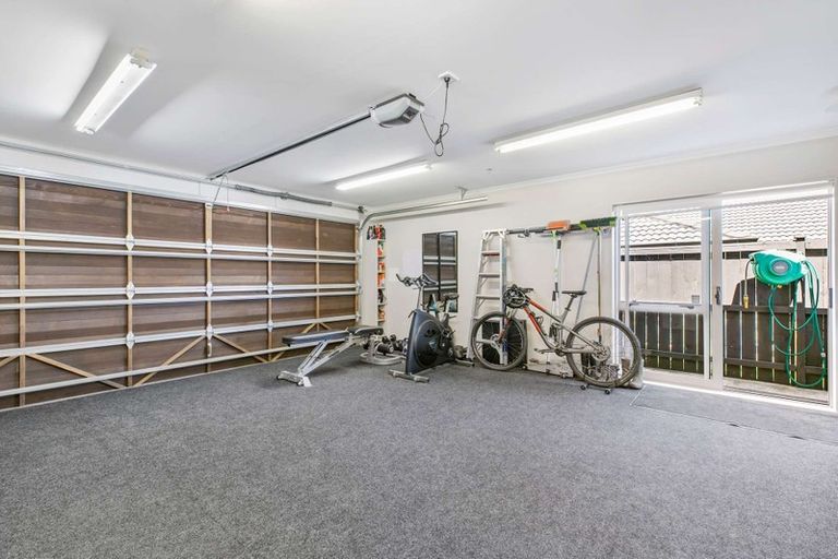 Photo of property in 5 Wick Place, Wattle Downs, Auckland, 2103